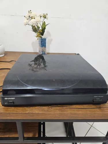 Toca discos Sharp 33/45 RPM
