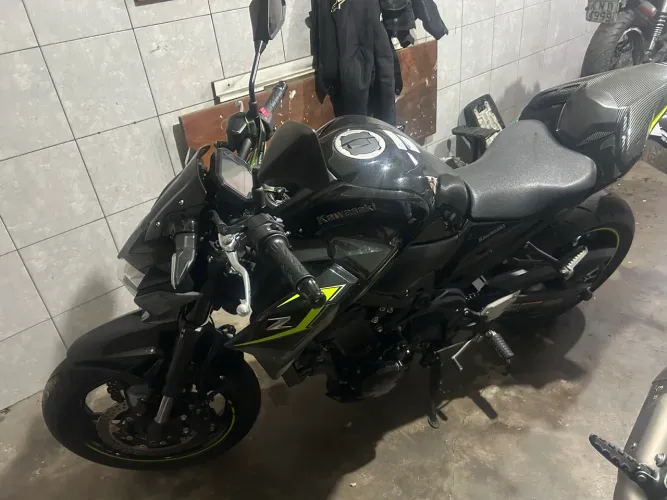Z900 2025 com apenas 600 km rodados