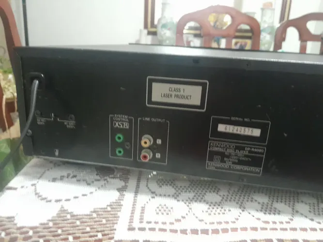 Toca CD magazine kenwood  DP-R4080