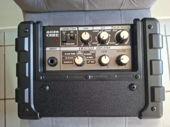 Amplificador Roland Micro Cube (Super Conservado)