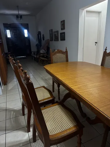 Mesa De Jantar Elástica Em Madeira Maciça + 6 Cadeiras Em Palhinha