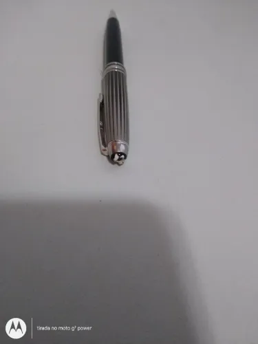 Vendo Caneta Mont Blanc usada com pequeno defeito. 