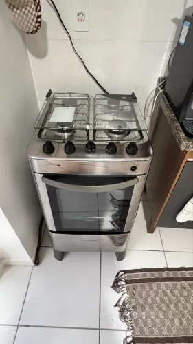Fogão Esmaltec Jade 4 bocas Inox com tampa de vidro - Ótimo estado