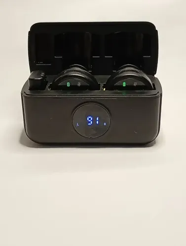 Microfone duplo para celular preto.