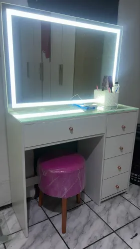 Vendo penteadeira de LED + Puff 