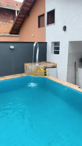 Casa a venda com piscina, 2 dorm com suite em Santa Terezinha - Itanhaém - SP