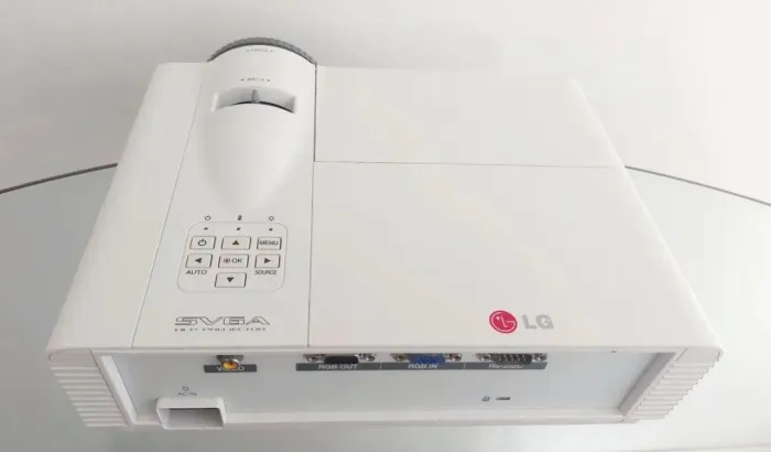 Projetor 2800 Lumens LG BE320 SD