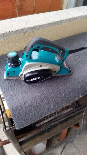 Plaina elétrica 127v, Makita