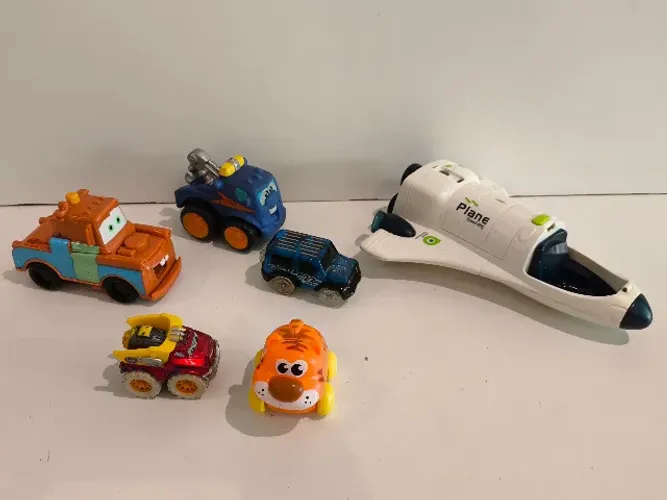 Lote de Carrinhos e Brinquedos Infantis Variados (6 Peças) USADOS - LEIA A DESCRIÇÃO