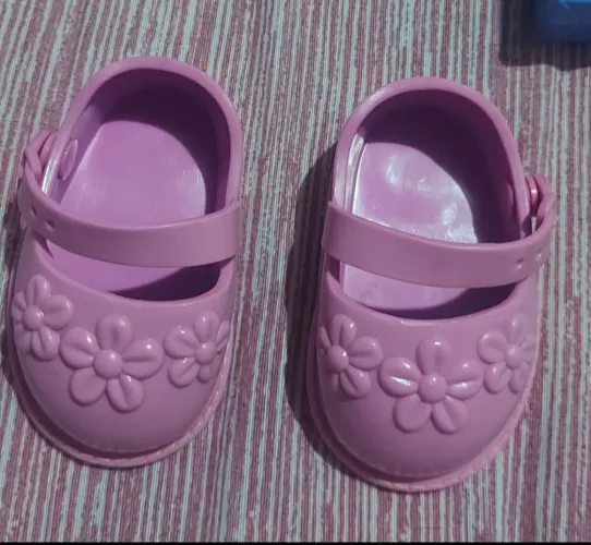 Sapatos da boneca Amazing Ananda, está impecável,  zero avaria