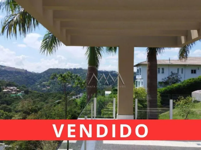 Casa à Venda e Para Locação no Condomínio Vila Alpina com 3 Suítes - 434,79m²