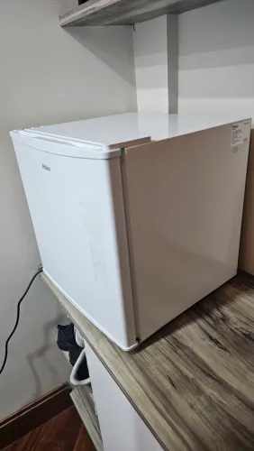FRIGOBAR PHILCO 45L - SEMINOVO