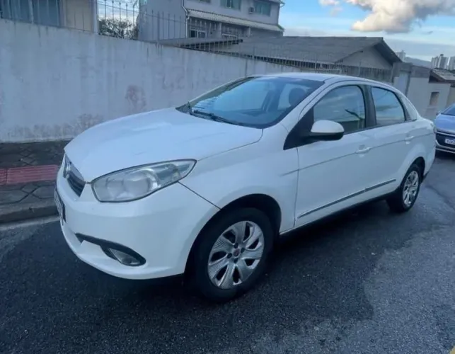 Fiat Grand Siena Essence 1.6 Flex 16V 2015