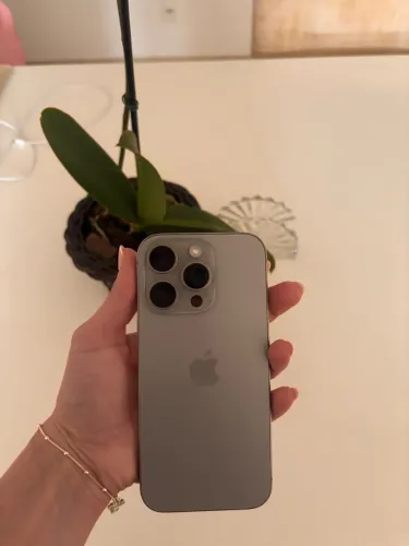 iPhone 16 Pro 128 GB ? Titânio Natural