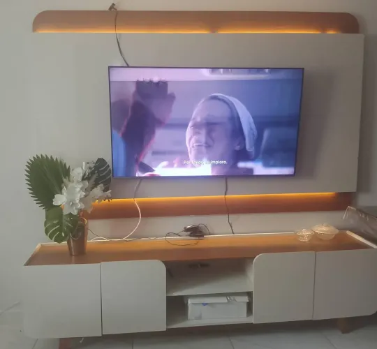 Vendo um rack com led