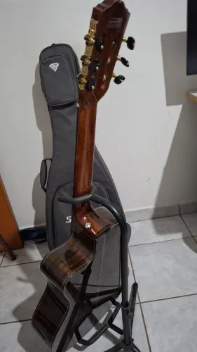 Vendo violão Strinberg dc4sc n con solo 4 mese de uso