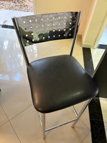 4 banquetas estofadas cromadas 