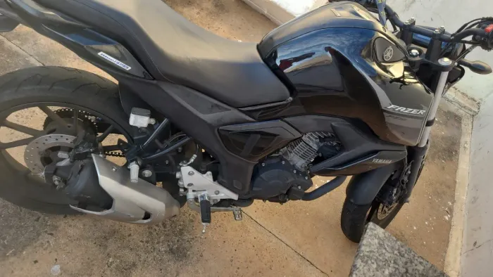 Moto FZ15 única dona