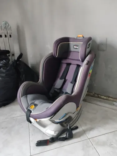 Cadeirinha de automóvel