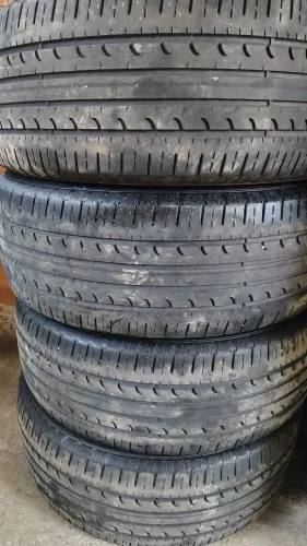 Vendo 4 pneus 215/55/17