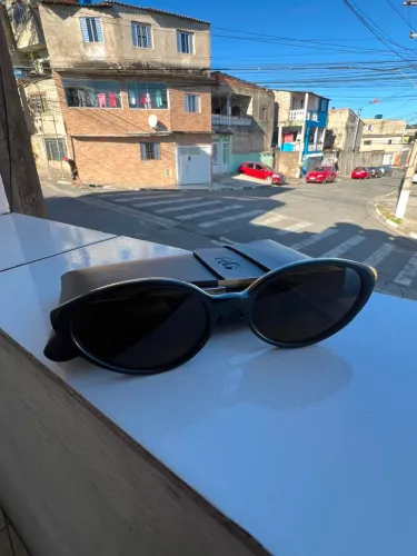 Óculos de Sol Oval Muse Preto