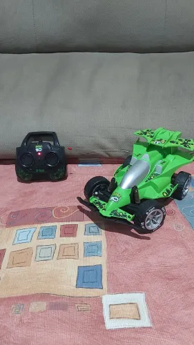Carrinho Ben 10 Controle Remoto + Controle Funcionando