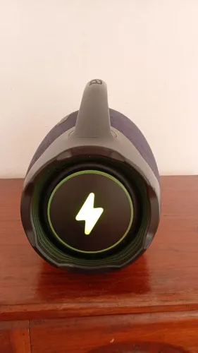 Vendo essa caixa bombox Aiwa nova tem nota fiscal passo cartão de crédito preço negociav