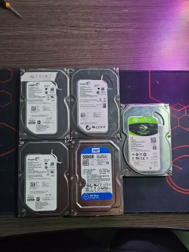 Lote com 5 HDs Desktop (1TB + 4x 500GB) Seagate e WD Blue - Leia a Descrição