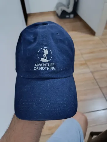 VENDO BONÉ ( USADO POUCAS VEZES)