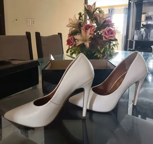 Sapato Scarpin branco tam 38