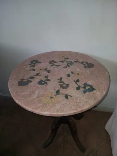 Mesa Redonda de Mármore Rosa Elegante