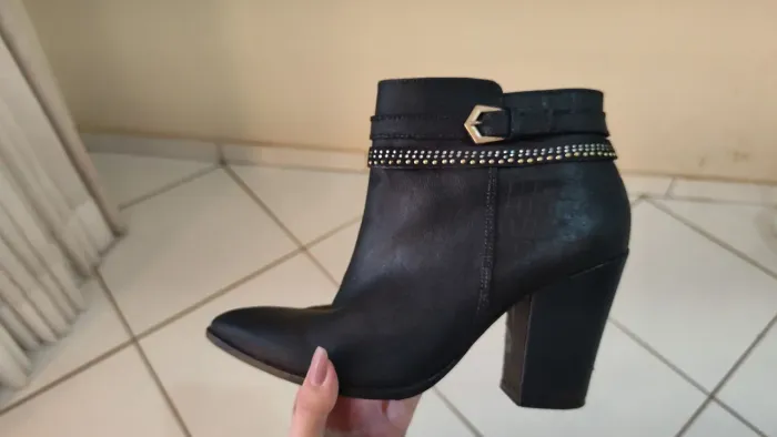 Bota Viamarte tamanho 39 (serve em 37/38)