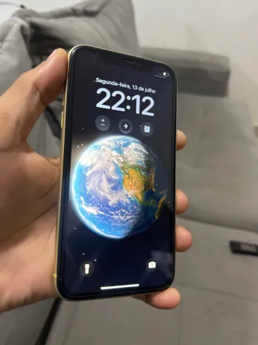 iPhone XR amarelo 