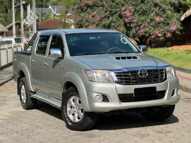 Toyota Hilux CD D4-d 4X4 3.0 TDI Dies. Mec. 2014