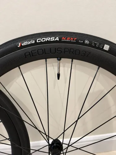 Rodas Bontrager Aelos Pro 37, com pneu 32mm