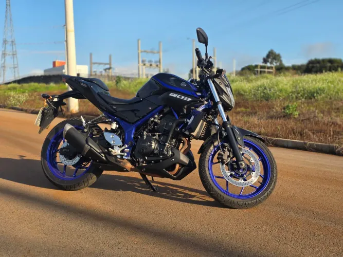 Moto Yamaha MT 03
