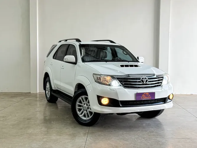 Toyota Hilux CD DX 4X2 3.0 8V 90cv Diesel 2013