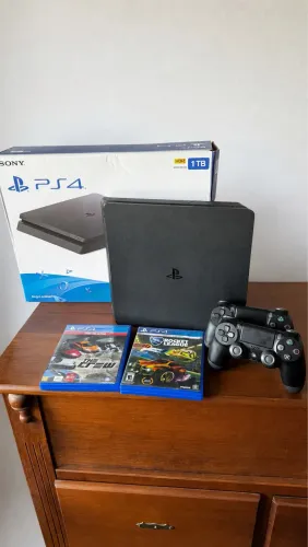 PS4 Slim 1TB com 7 jogos digitais + 2 jogos físicos