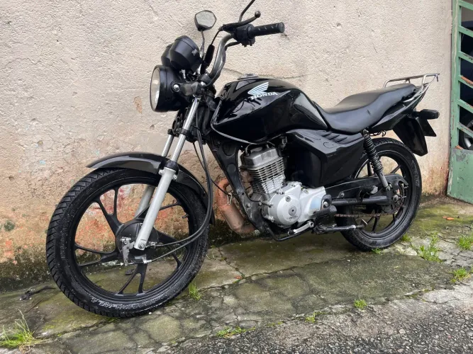 Vendo fan 125 com parte de cima motor 150, toda reformada