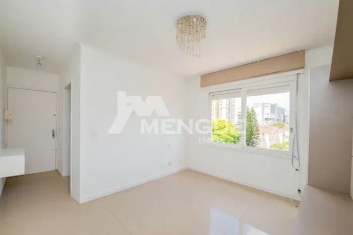 Apartamento com 1 dormitório com 2 vagas , à venda no bairro Cristo Redentor em Porto Aleg
