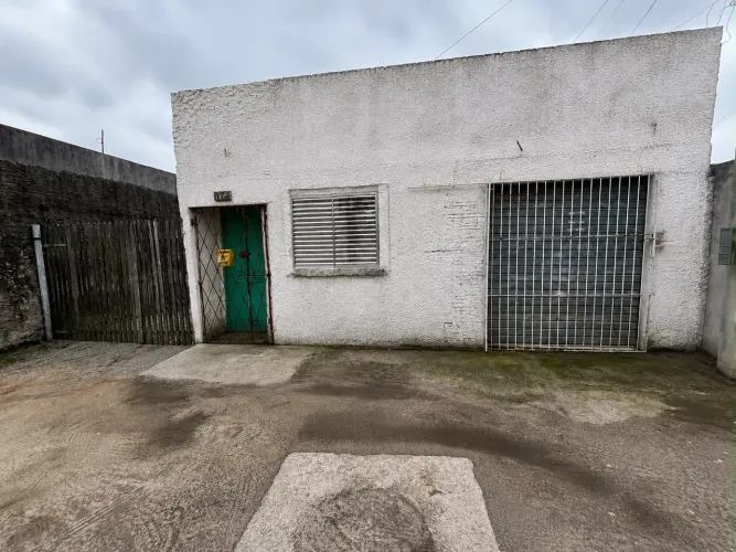Vendo casa na Rua Tiradentes
