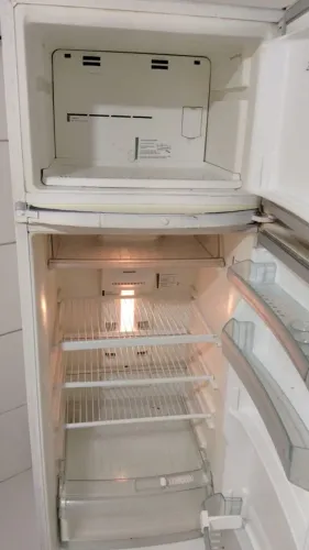 GELADEIRA FROST FREE