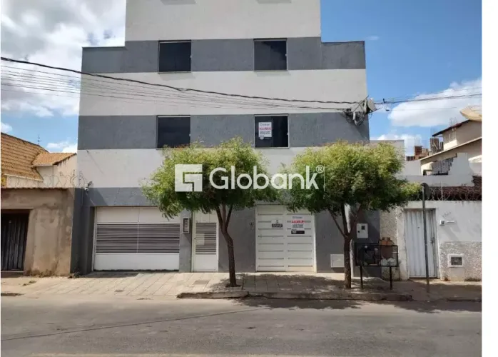 Loja e sobre loja para venda em Montes Claros - Bairro Melo
