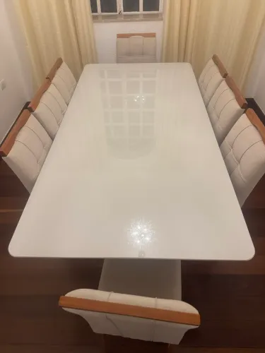 Linda mesa de 8 lugares:
