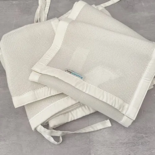 Tela respirável protetora de berço branca - breathable baby