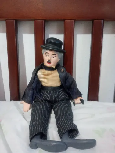 Boneco antigo Charlie Chaplin 