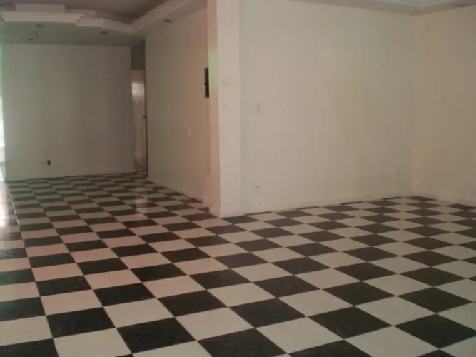 Ampla casa no bairro Grajaú para fins comerciais