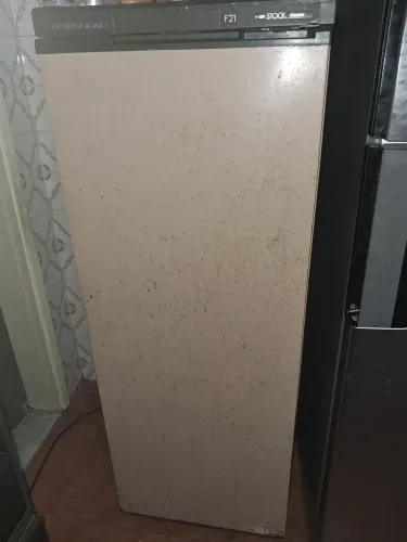Vendo freezer com defeito