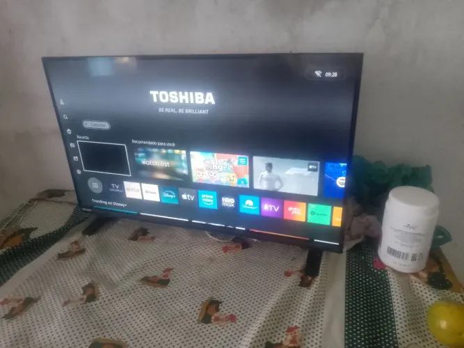 Vendo uma TV 32 polegadas, 8 meses de uso.