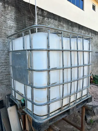 Tambor 1.000 litros com grade